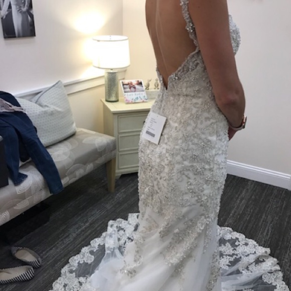 Essence of Australia wedding gown d2399 - Picture 3 of 3